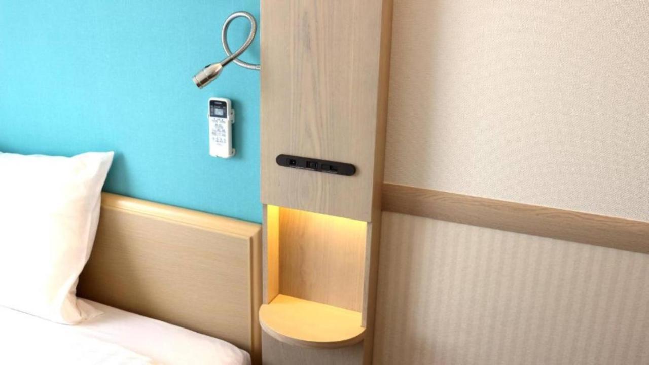 Toyoko Inn Yokohama Shiei-chikatetsu Center Minami-eki Eksteriør billede